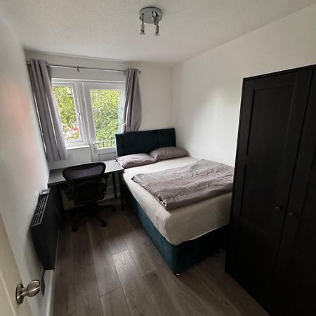 Modern 2 Bed Apartment & Free Parking Кентърбъри Екстериор снимка