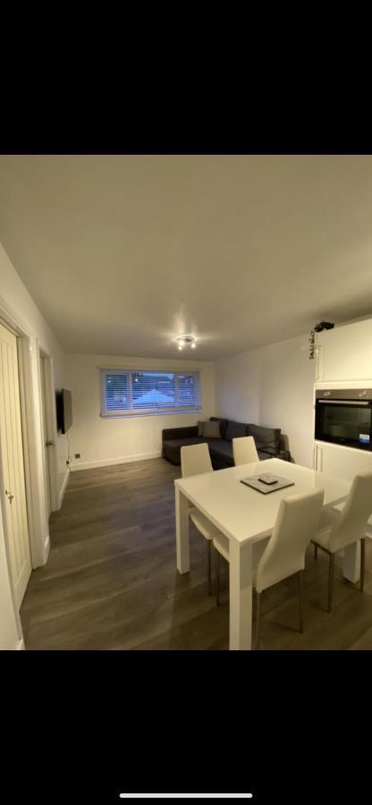 Modern 2 Bed Apartment & Free Parking Кентърбъри Екстериор снимка